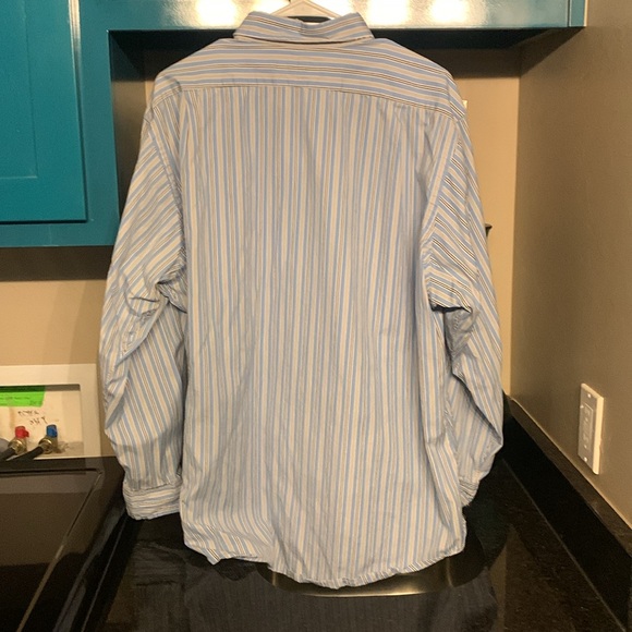 Ralph Lauren men’s button up shirt.  17 1/2 collar, 34/35 length arms. - Picture 2 of 5